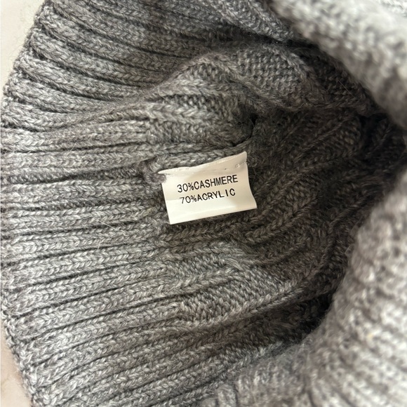 30% Cashmere Rib Knit POM POM Hat - Picture 2 of 2